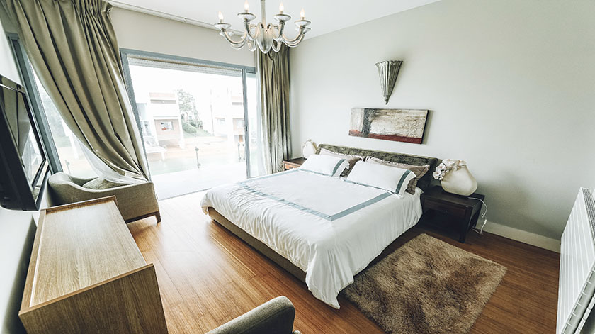 2.8-chandelier-bedroom